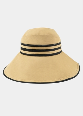 Half-Opened Cotton Hat in Beige 