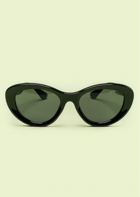 "Clio" Black