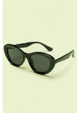 "Clio" Black