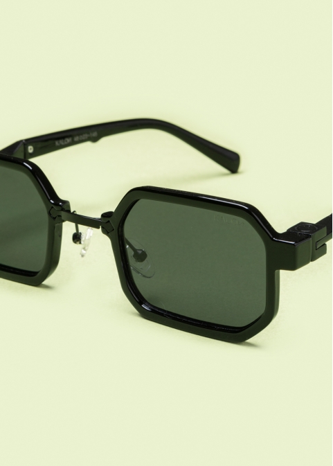 "Autheia" Black