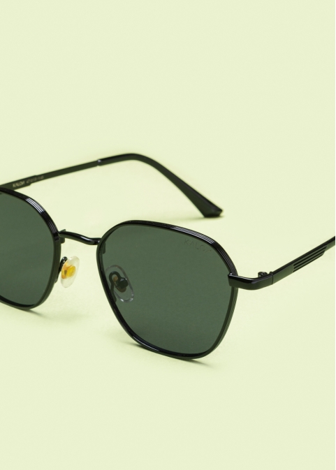 "Aura" Black