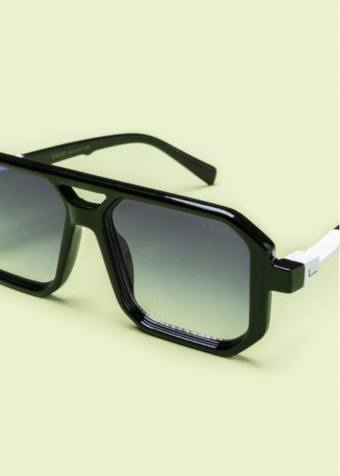 "Ione" Black