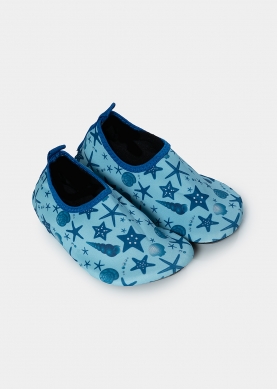 Kids, starfishes and shells in blue