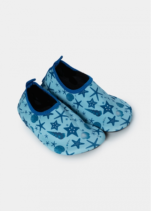 Kids, starfishes and shells in blue