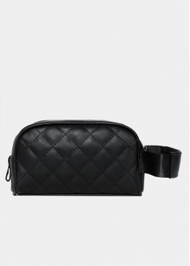 Black quilted nécessaire