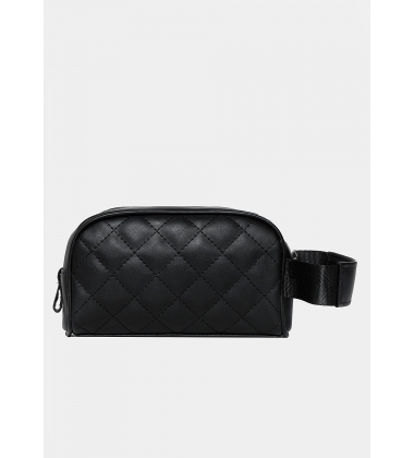 Black quilted nécessaire