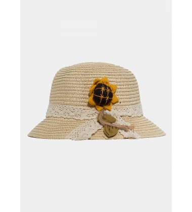 Beige kids hat with a sunflower