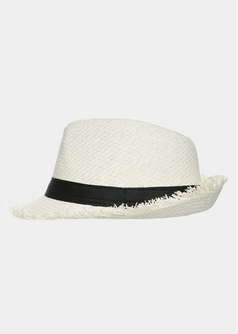 Ecru fedora with loose strands and black strap