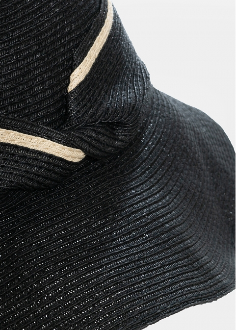 Black knot hat 