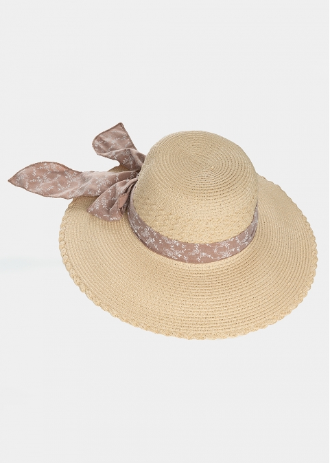 Beige hat with brown foulard