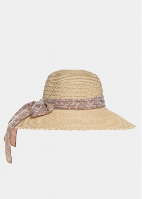 Beige hat with brown foulard