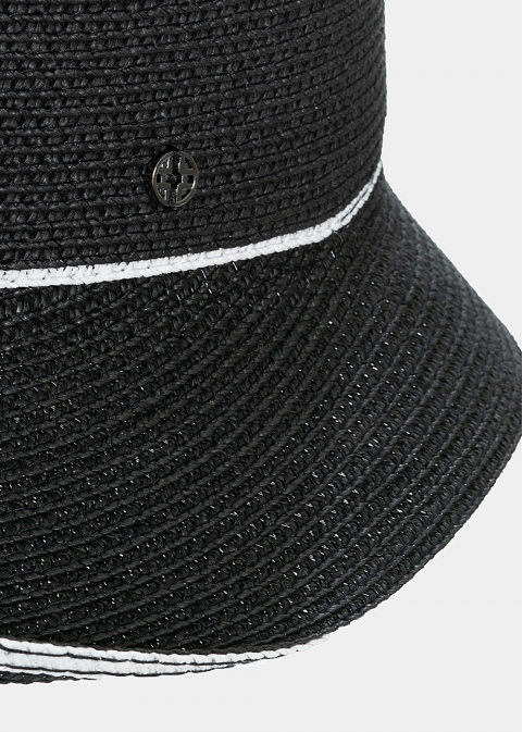 Black brim-up