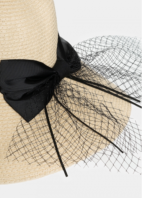 Ecru black bow hat with net details 