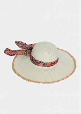 Ecru hat with paisley foulard 