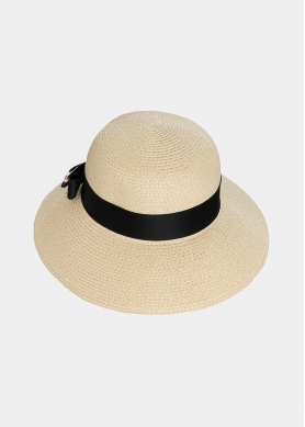 Beige hat with black foulard bow 