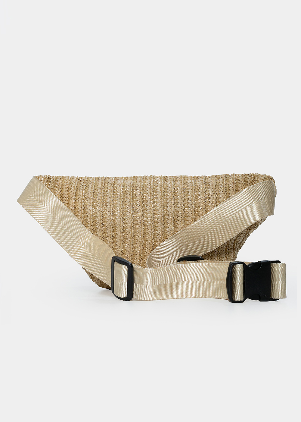 Straw belt bag with shells in beige