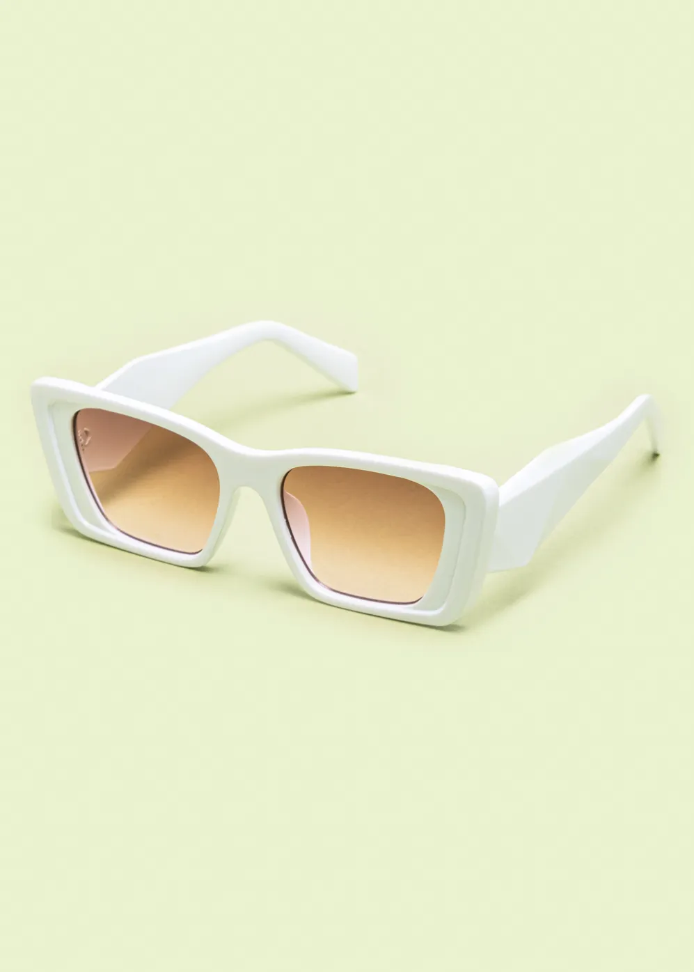 "Calliste" White